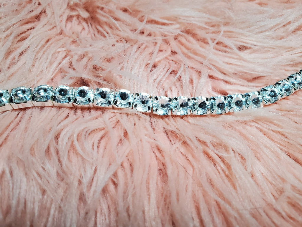"A little ice" Beautiful silver tone bracelet w/crystals - Arts & Scraps