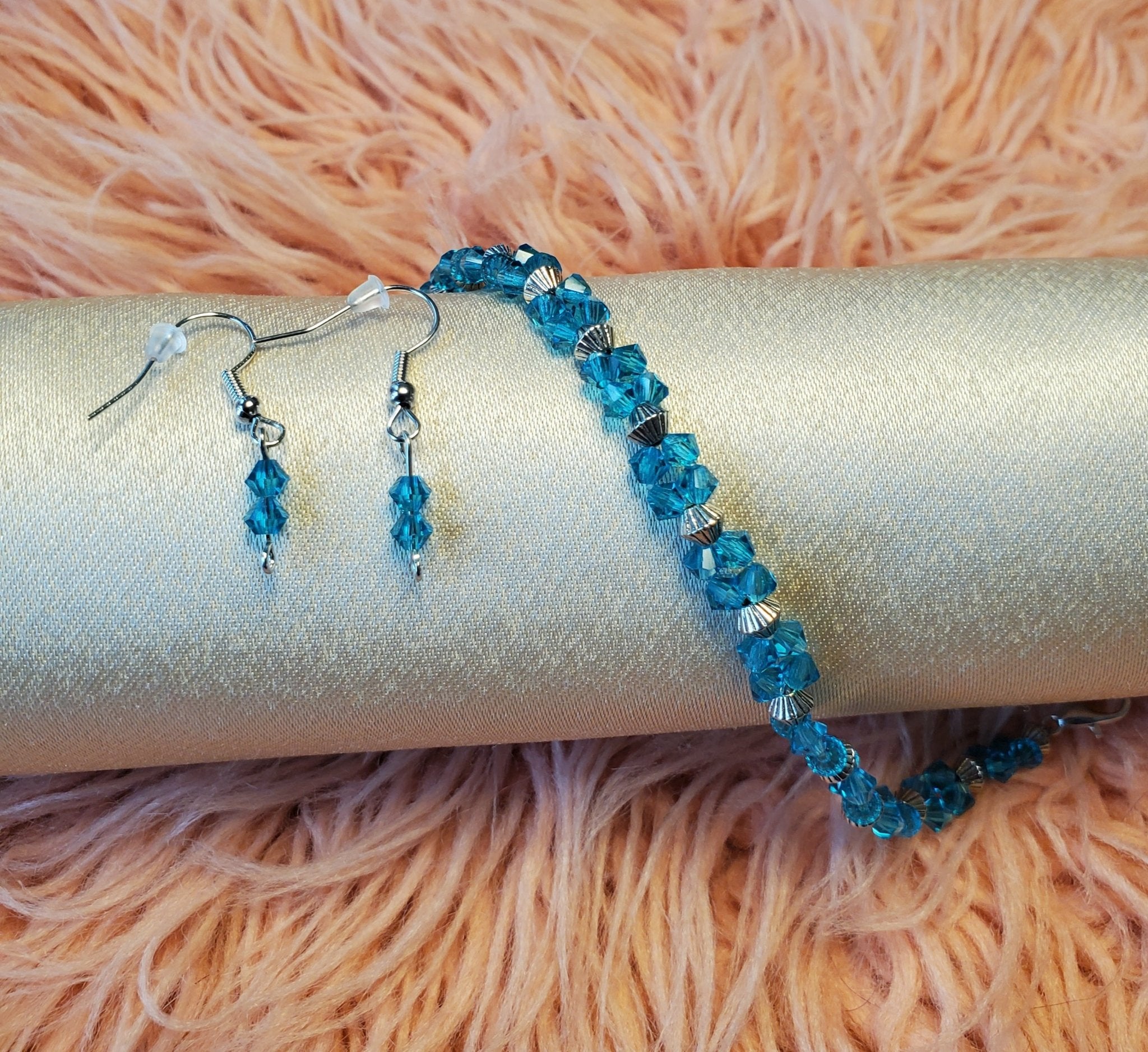 Beautiful aqua blue Preciosa crystal bracelet w/earrings - Arts & Scraps