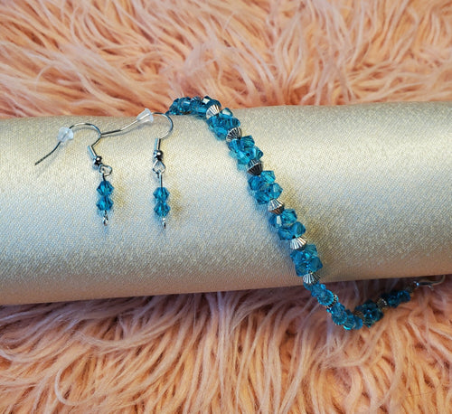 Beautiful aqua blue Preciosa crystal bracelet w/earrings - Arts & Scraps