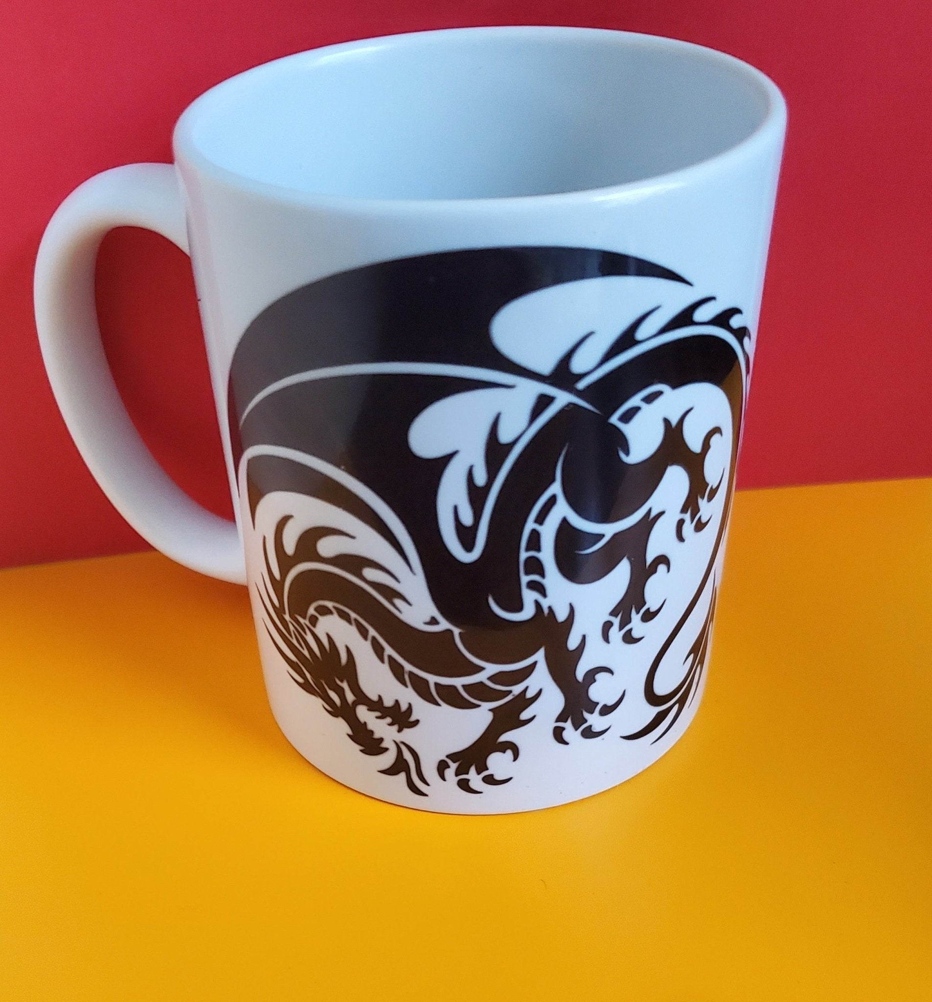 Dragon mug 12 oz - Arts & Scraps