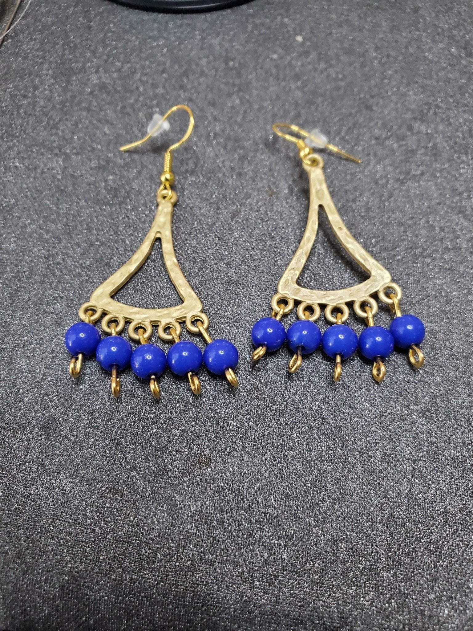 Pewter and blue dangling earrings - Arts & Scraps