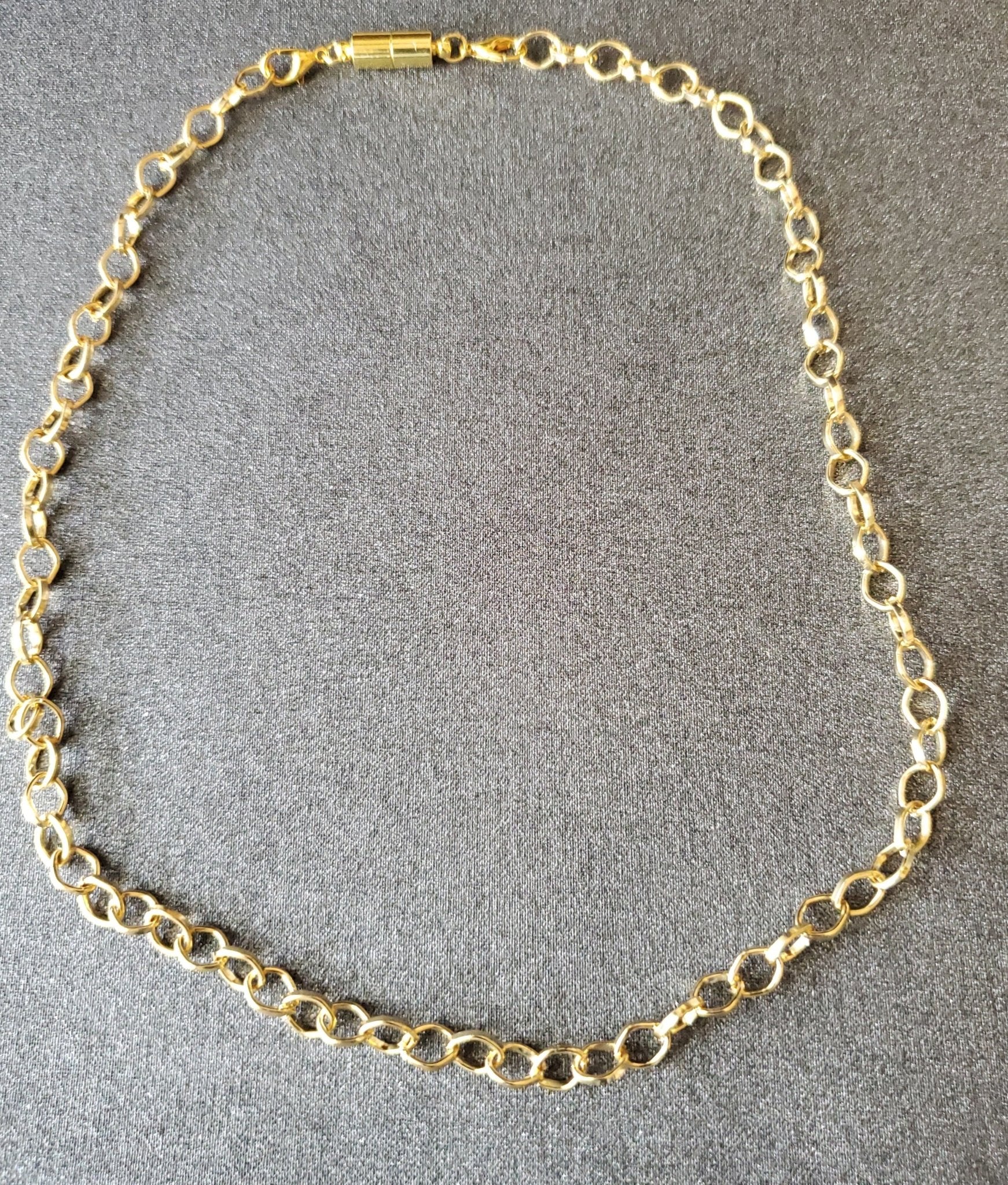 Simple gold tone link chain - Arts & Scraps